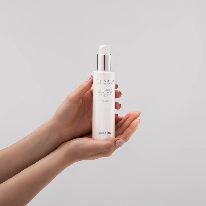 Sữa rữa mặt cho da khô nhạy cảm _ Cell Shock Age Intelligence Skin-Friendly Milk-Cleanser